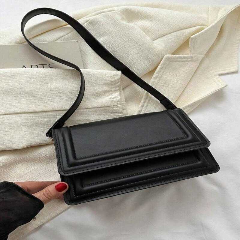 Bolsa preta de couro